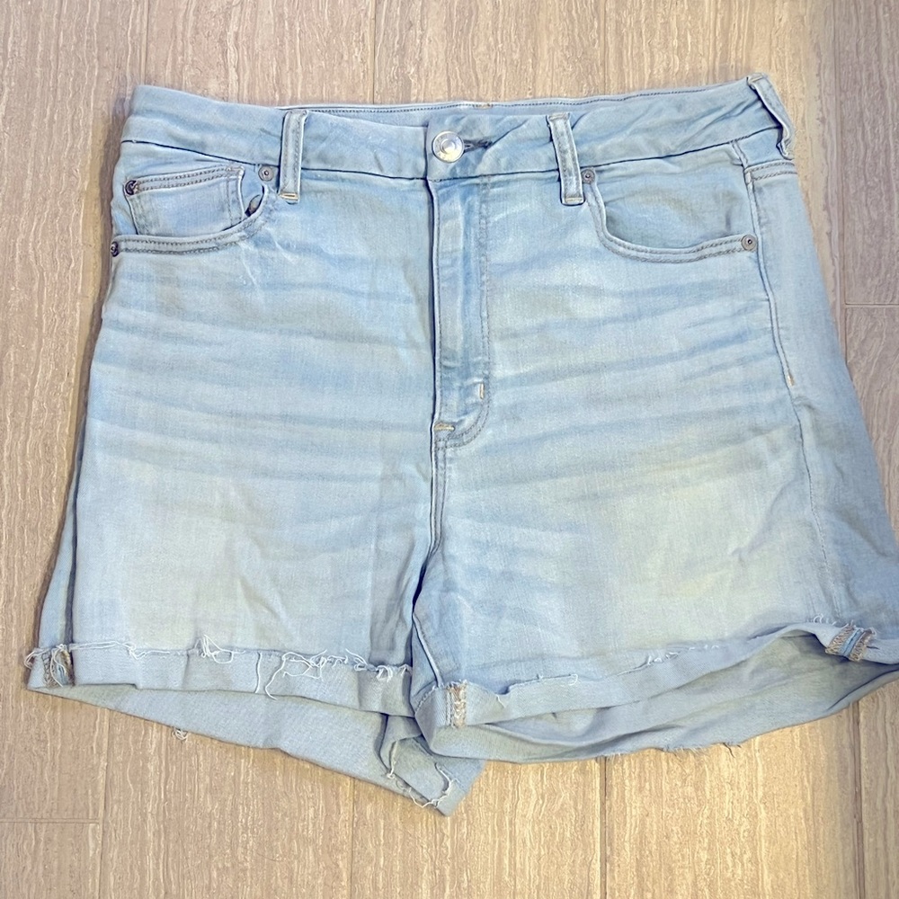 American Eagle Curvy ‘Hi Rise Shortie’